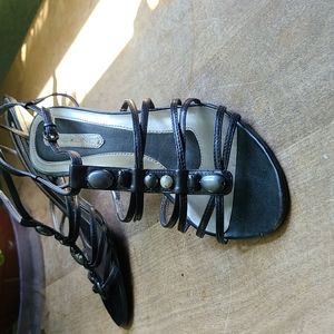 Strappy,cute low heels. Stone detail 8.5